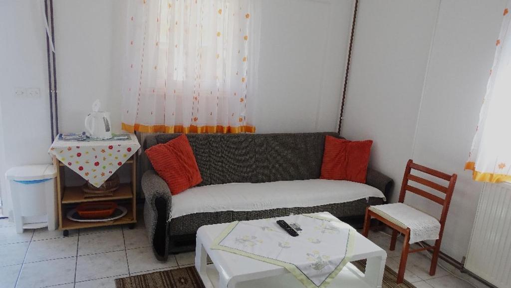 Studio Apartman I Mali Apartman Vir Exteriér fotografie