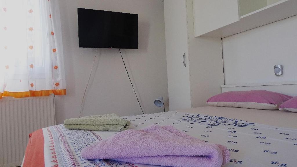 Studio Apartman I Mali Apartman Vir Exteriér fotografie