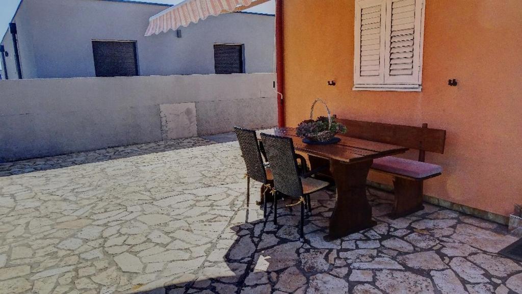Studio Apartman I Mali Apartman Vir Exteriér fotografie