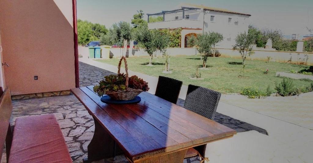 Studio Apartman I Mali Apartman Vir Exteriér fotografie