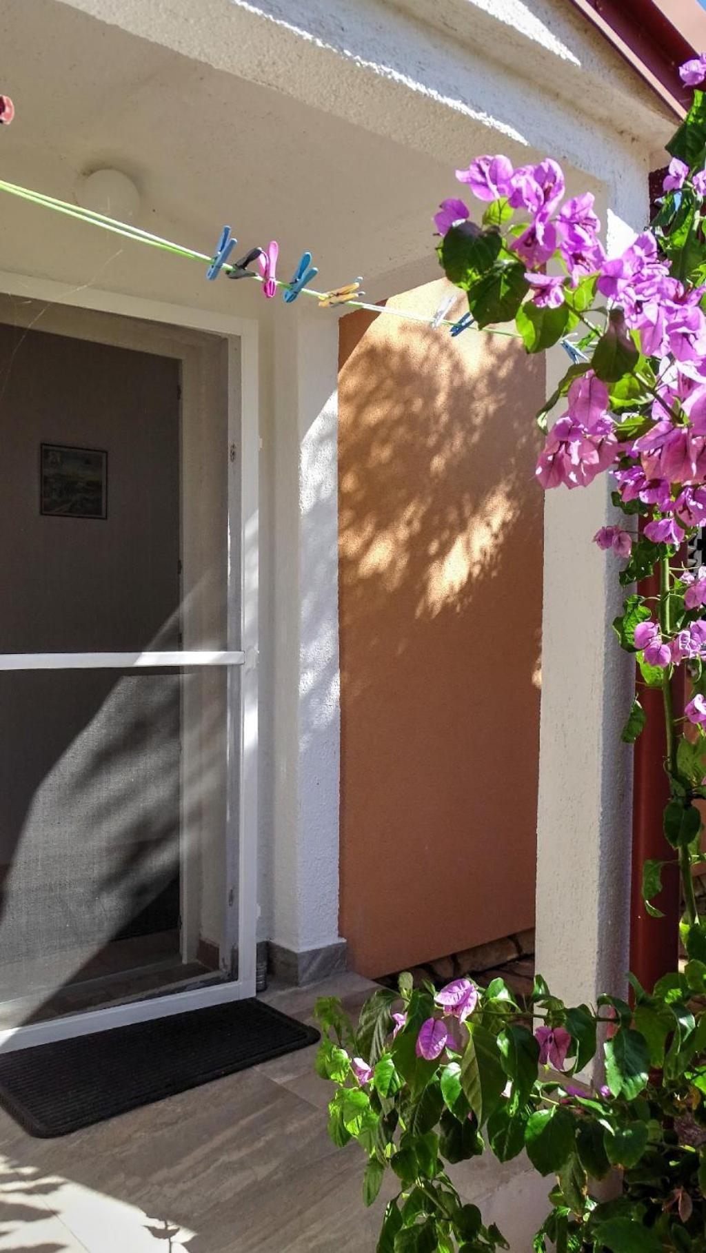 Studio Apartman I Mali Apartman Vir Exteriér fotografie